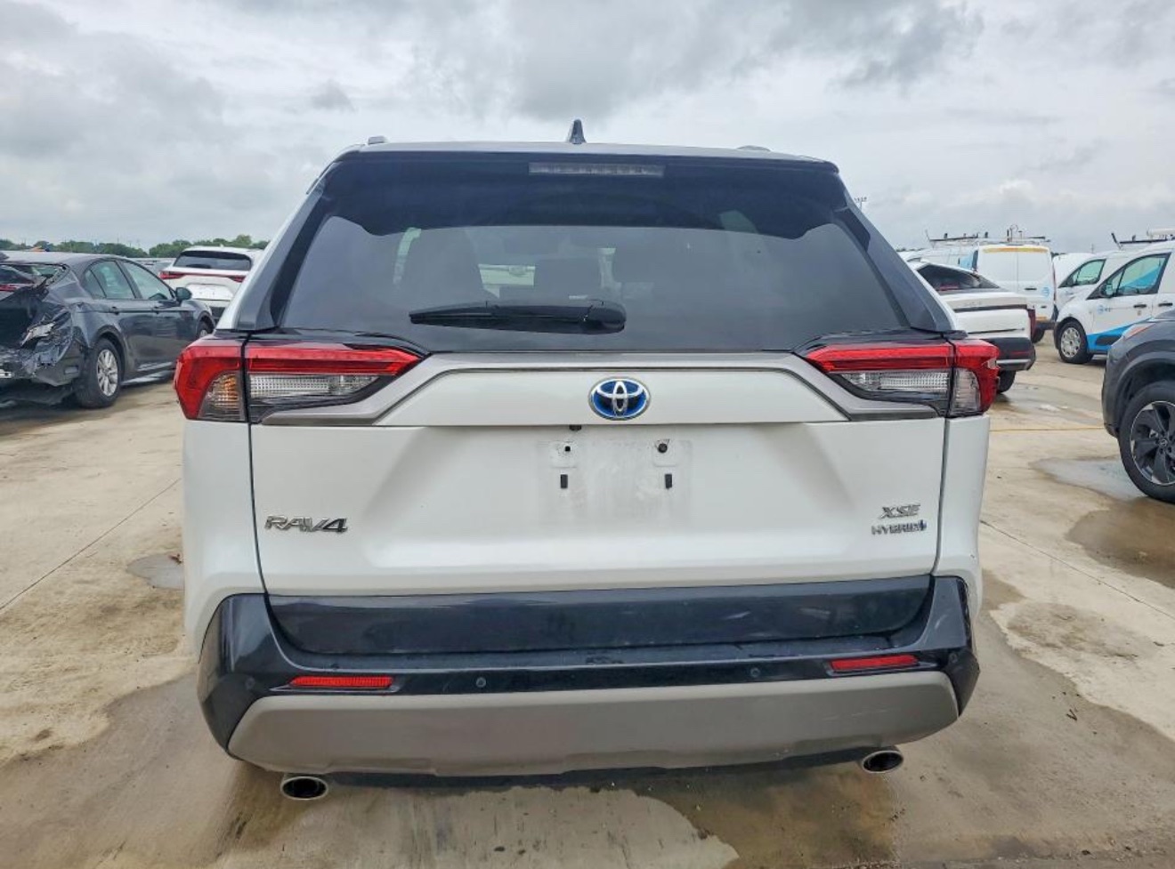Toyota RAV4 Hybrid XSE 2024 — صورة 3