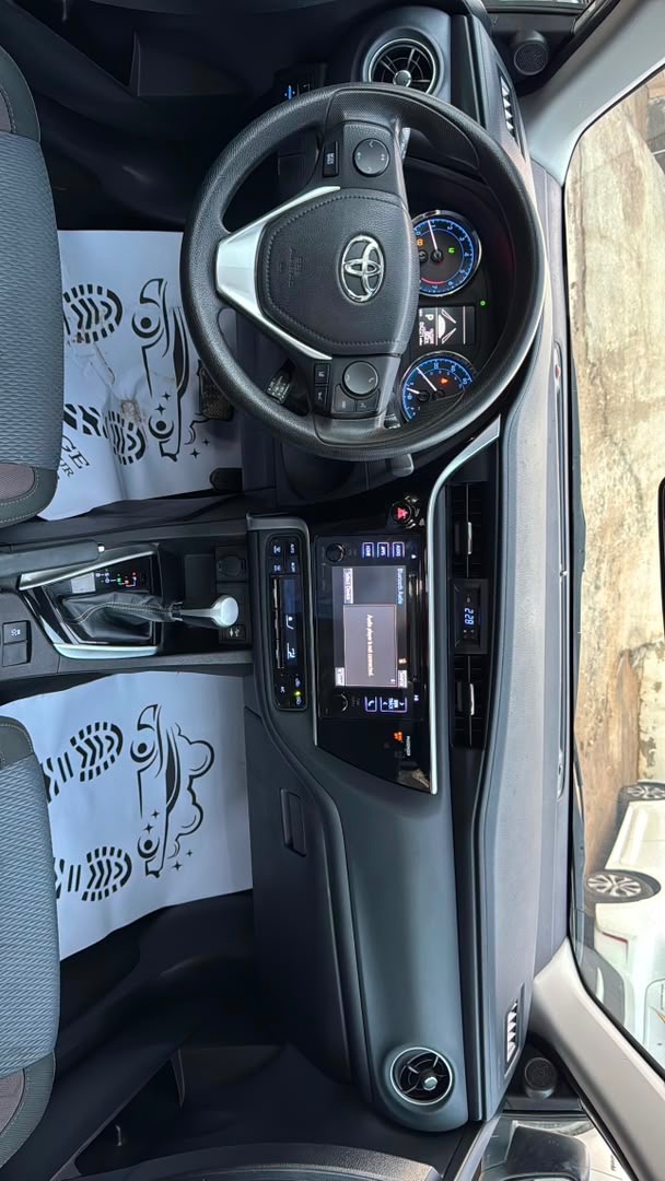 Toyota Corolla LE 2018 — صورة 3